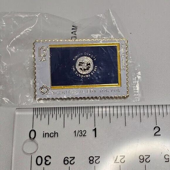 Set of 2 USPS 13 Cent BICENTENNIAL Stamp Enamel Lapel PIN/Pinback South Dakota - Picture 5 of 8